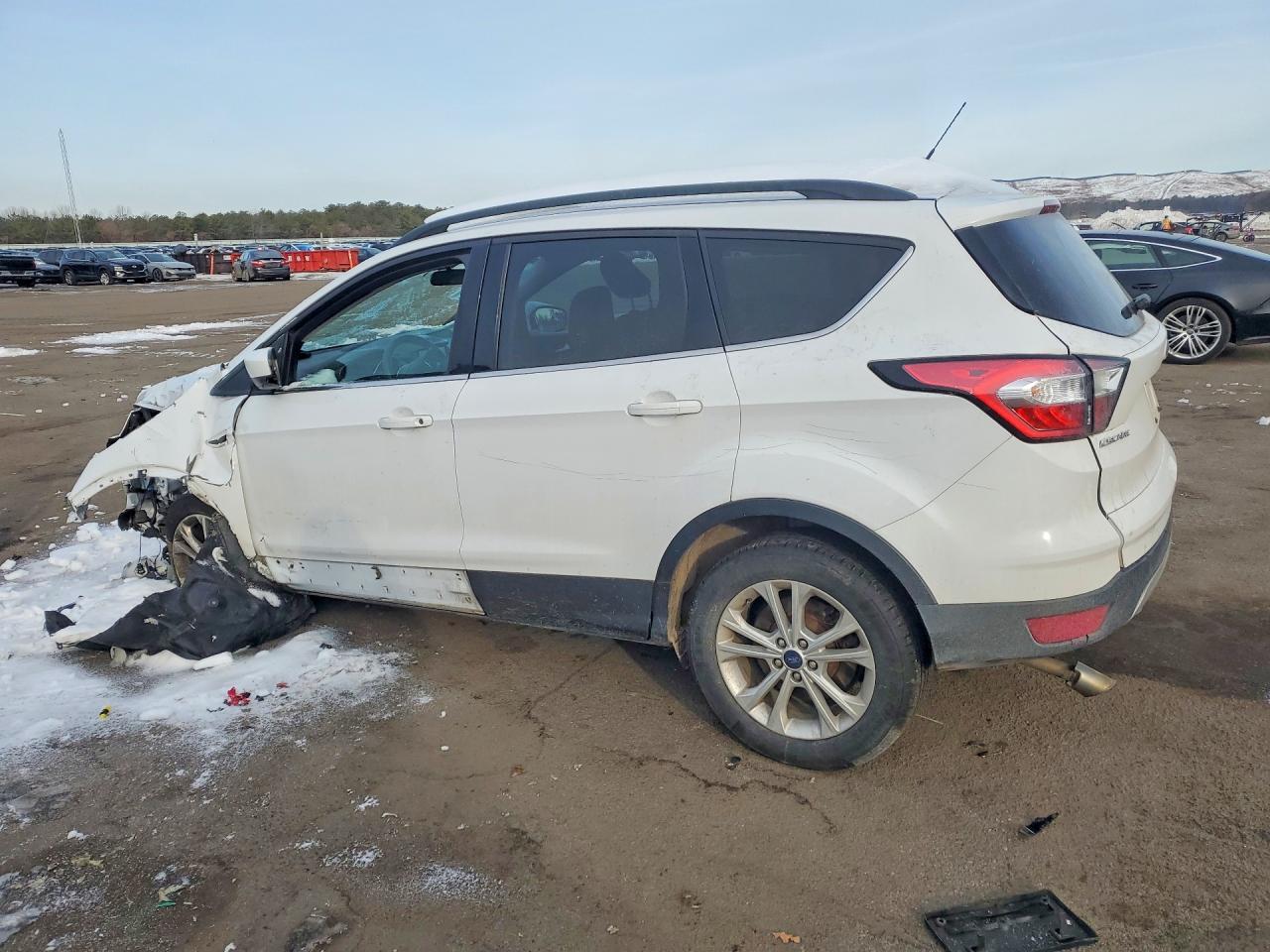 2018 FORD ESCAPE SE photo 4