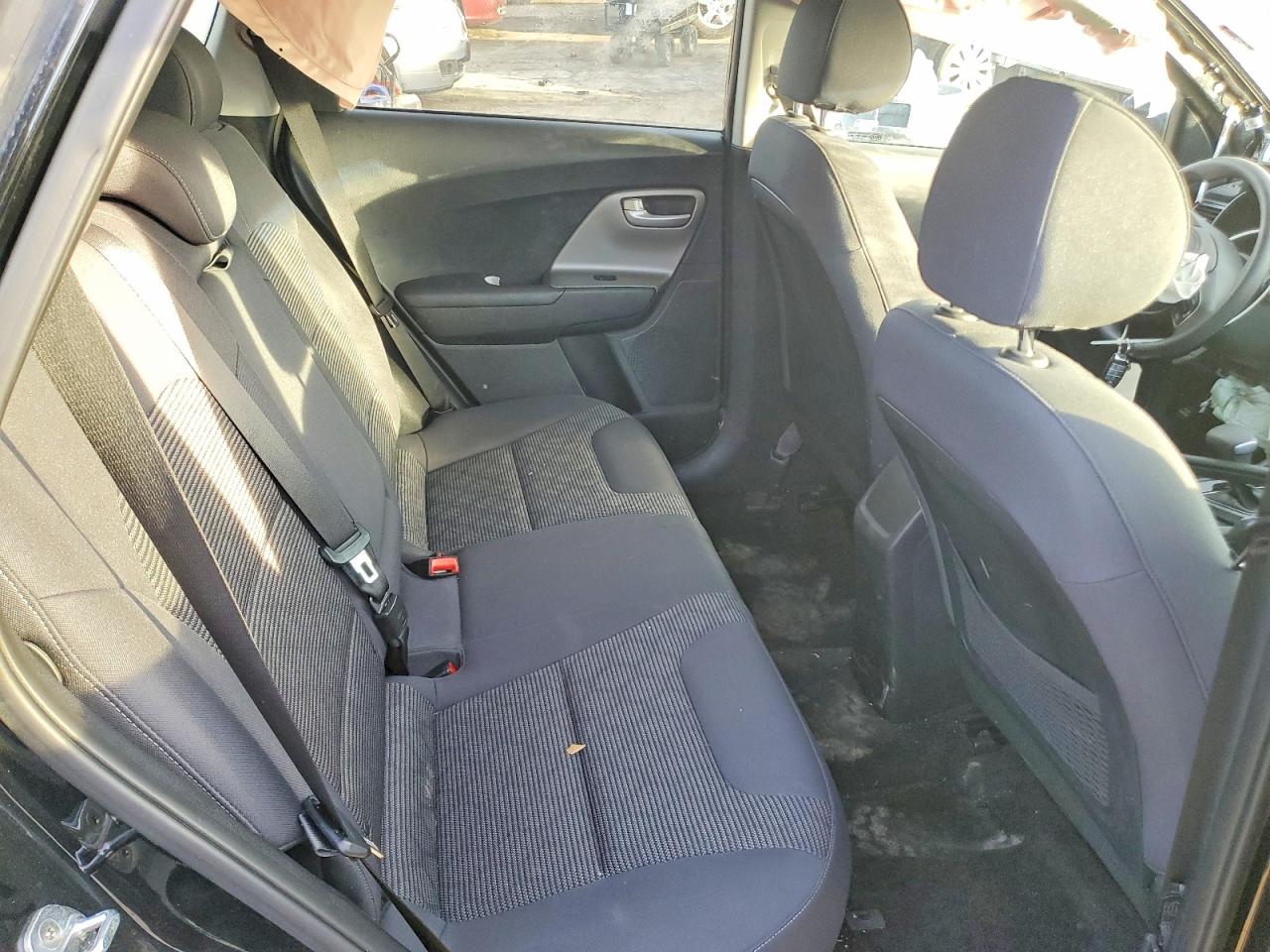 2017 KIA NIRO LX photo 19