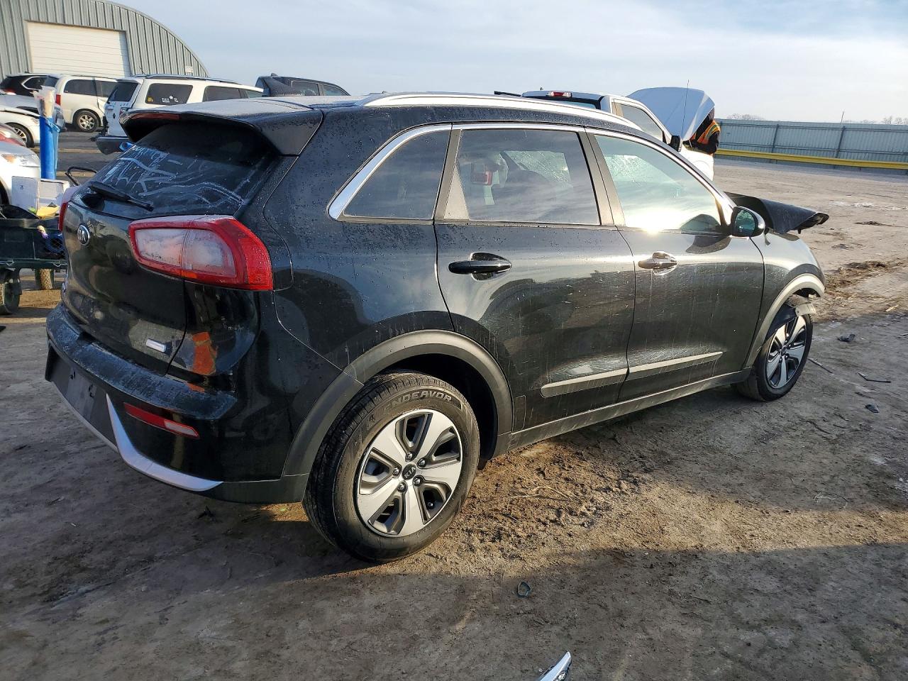 2017 KIA NIRO LX photo 5
