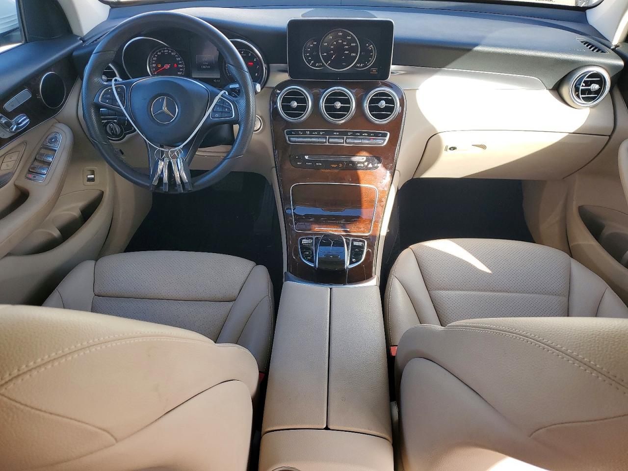 2018 MERCEDES-BENZ GLC 300 photo 8