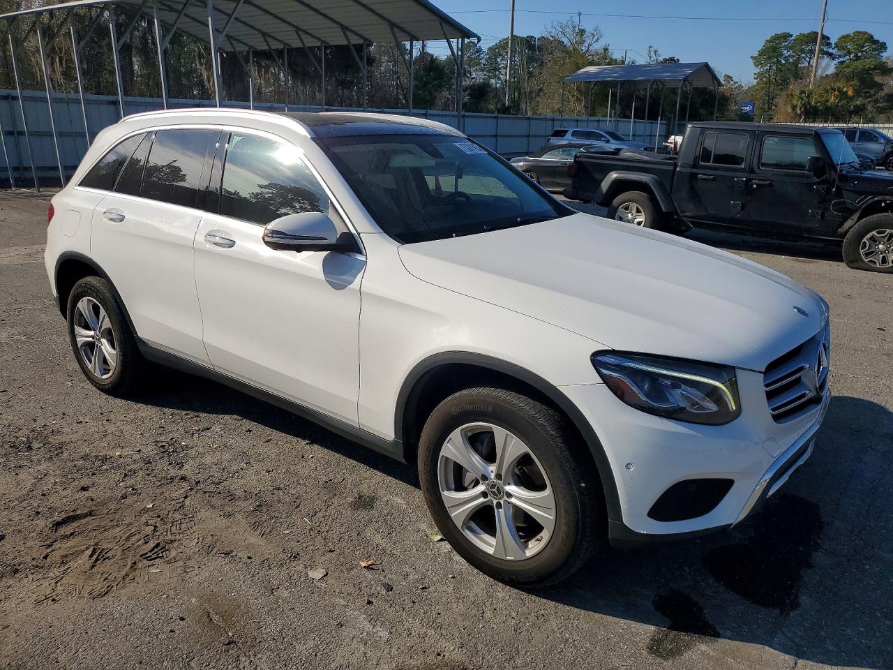 2018 MERCEDES-BENZ GLC 300 photo 4