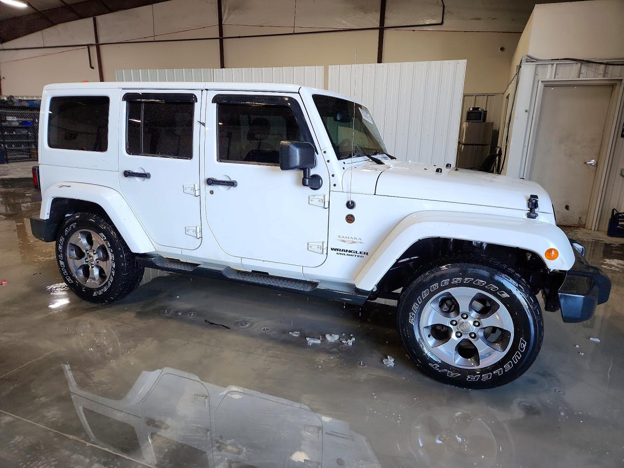 2013 JEEP WRANGLER UNLIMITED SAHARA photo 4