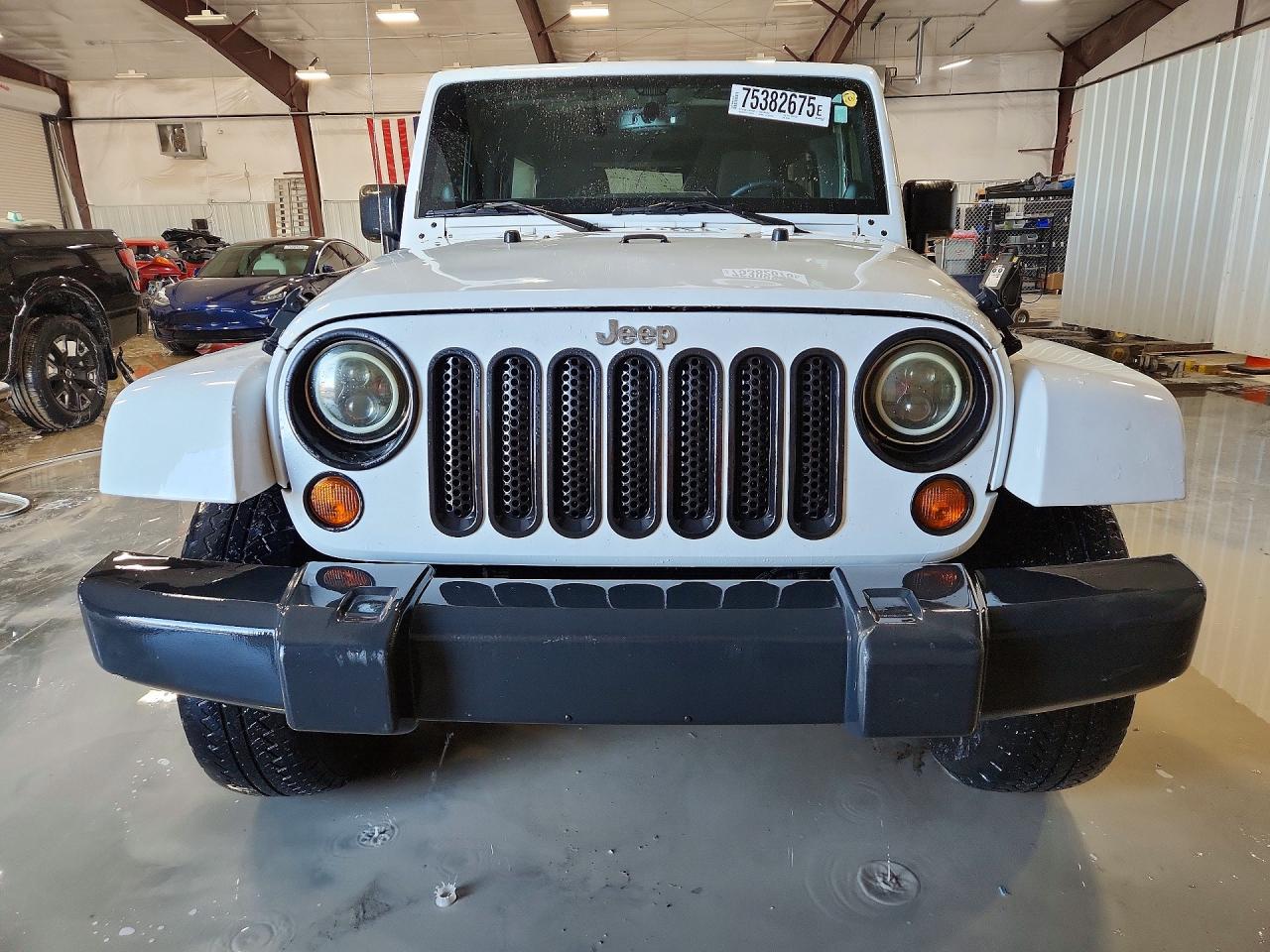 2013 JEEP WRANGLER UNLIMITED SAHARA photo 5