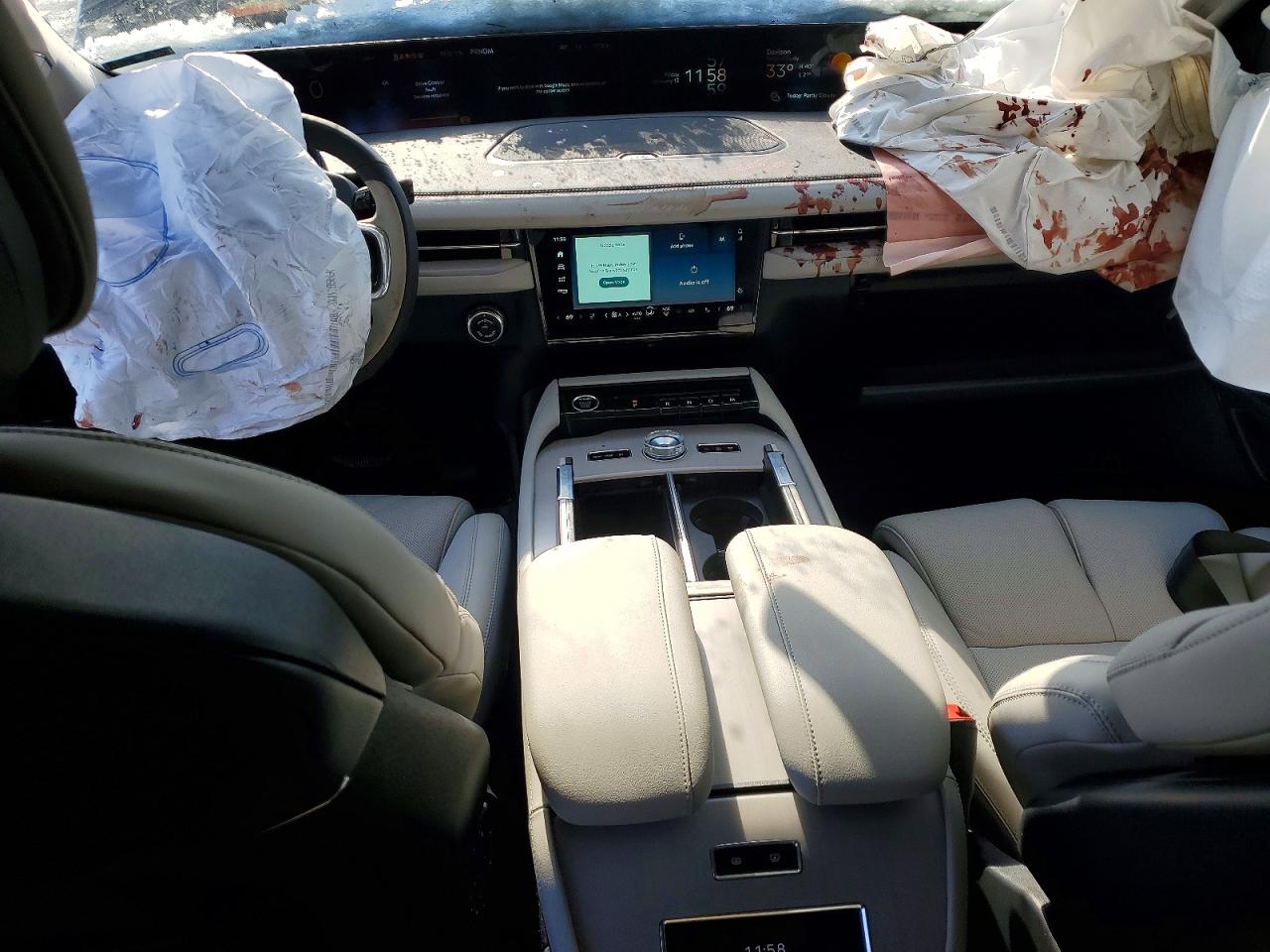 2025 LINCOLN NAVIGATOR RESERVE photo 22