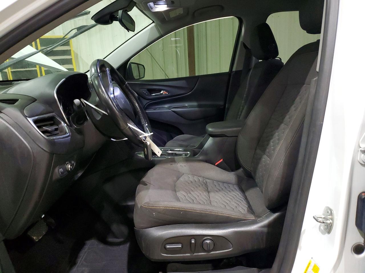 2021 CHEVROLET EQUINOX LT photo 13