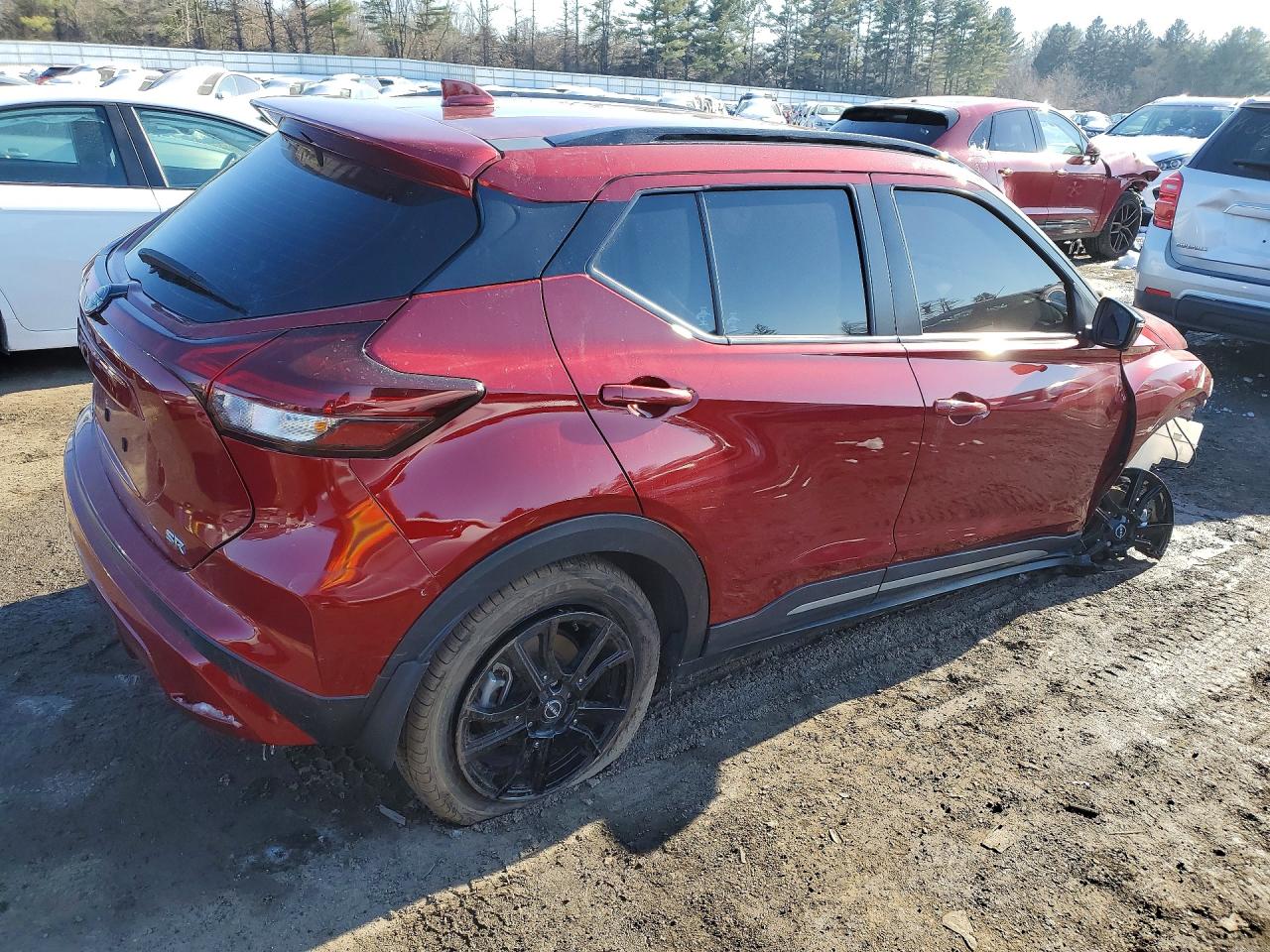 2022 NISSAN KICKS SR photo 3