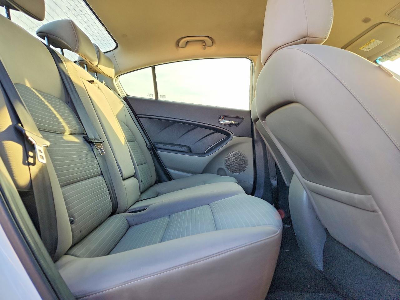 2015 KIA FORTE LX photo 28