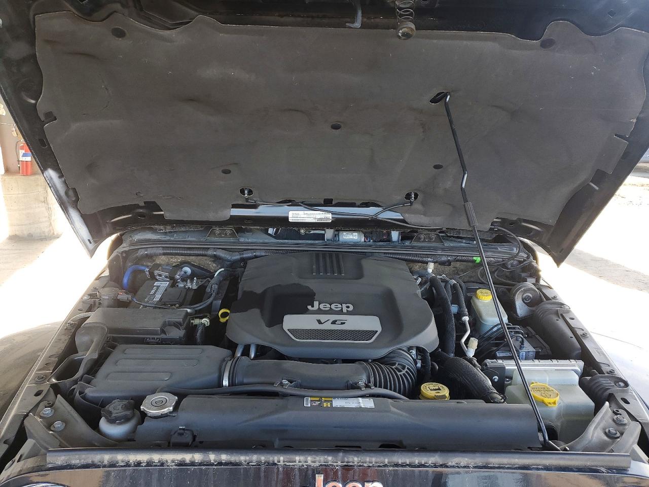 2016 JEEP WRANGLER UNLIMITED SAHARA photo 21
