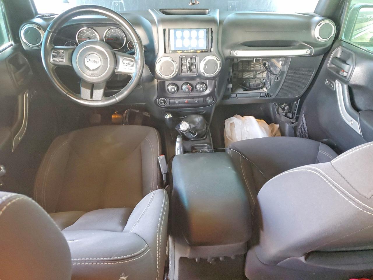 2016 JEEP WRANGLER UNLIMITED SAHARA photo 15