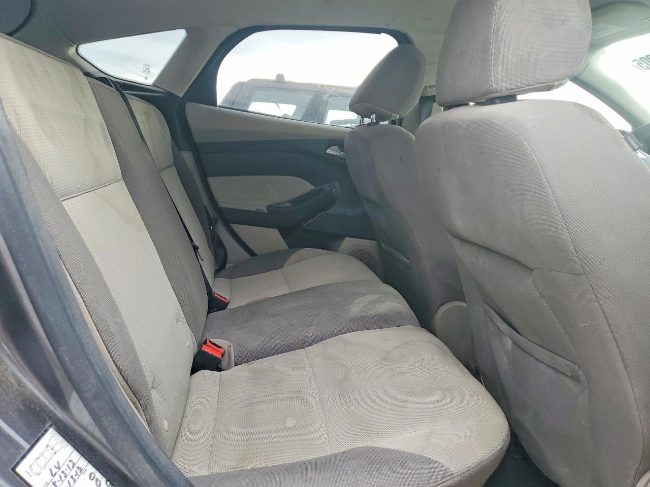 2014 FORD FOCUS SE photo 19