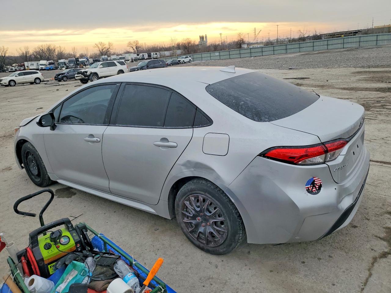 2020 TOYOTA COROLLA LE photo 3