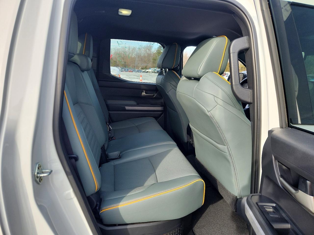 2024 TOYOTA TACOMA DOUBLE CAB photo 10