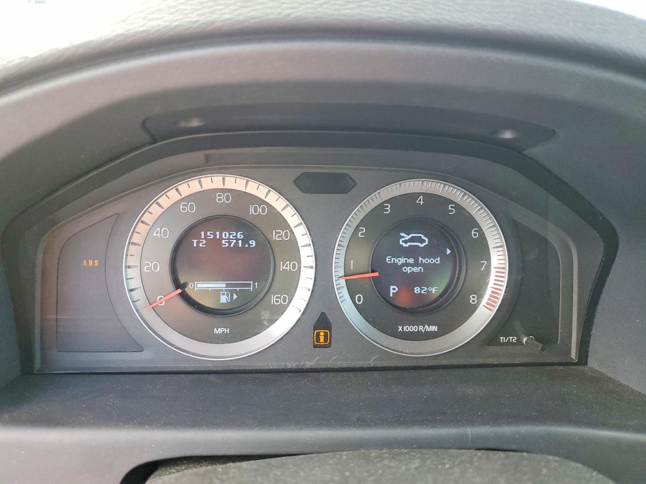 2010 VOLVO XC70 T6 photo 25