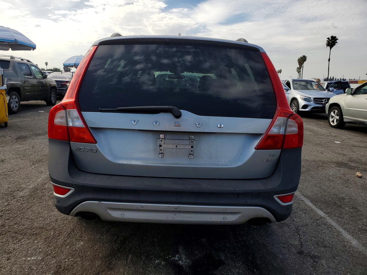 2010 VOLVO XC70 T6 photo 16