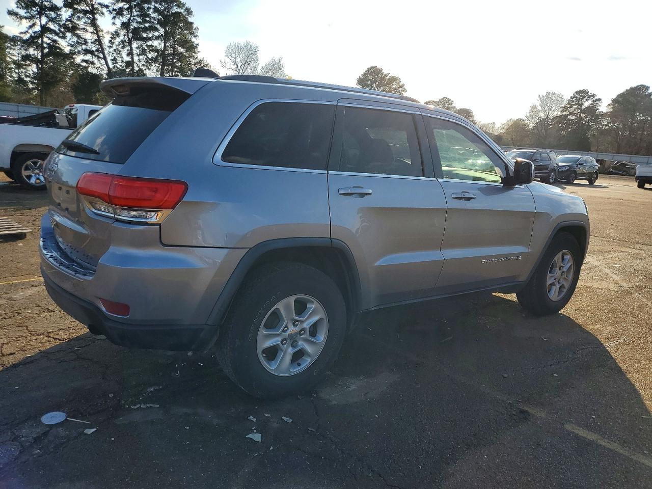 2015 JEEP GRAND CHEROKEE LAREDO photo 5