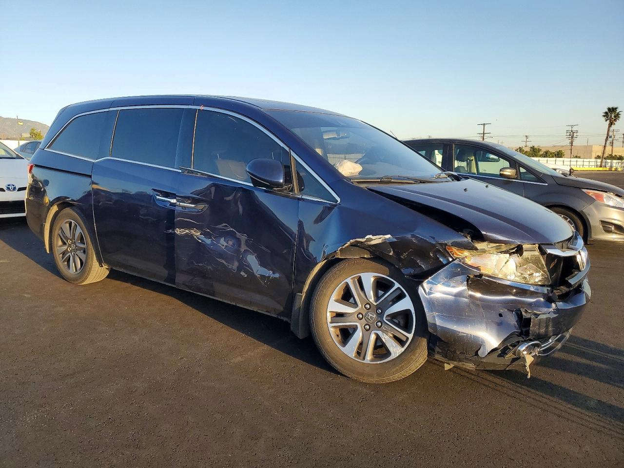 2016 HONDA ODYSSEY TOURING photo 4