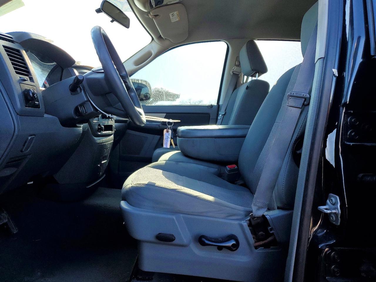 2007 DODGE RAM 1500 ST photo 13