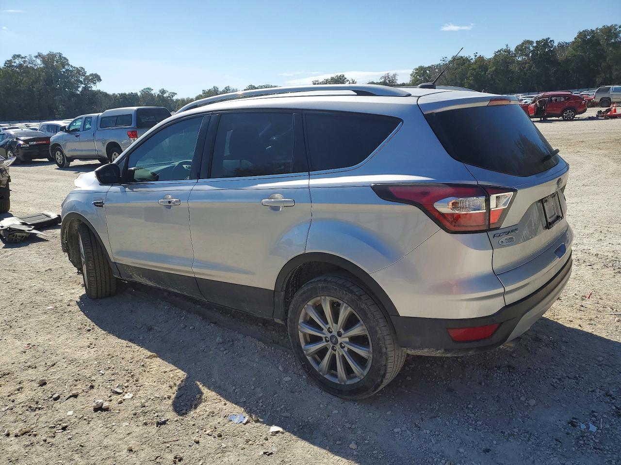 2017 FORD ESCAPE TITANIUM photo 3