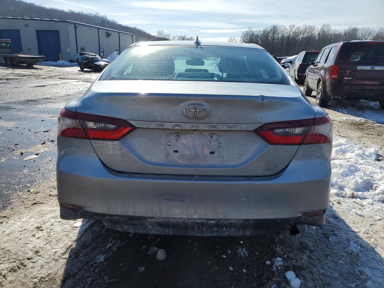 2021 TOYOTA CAMRY LE photo 11