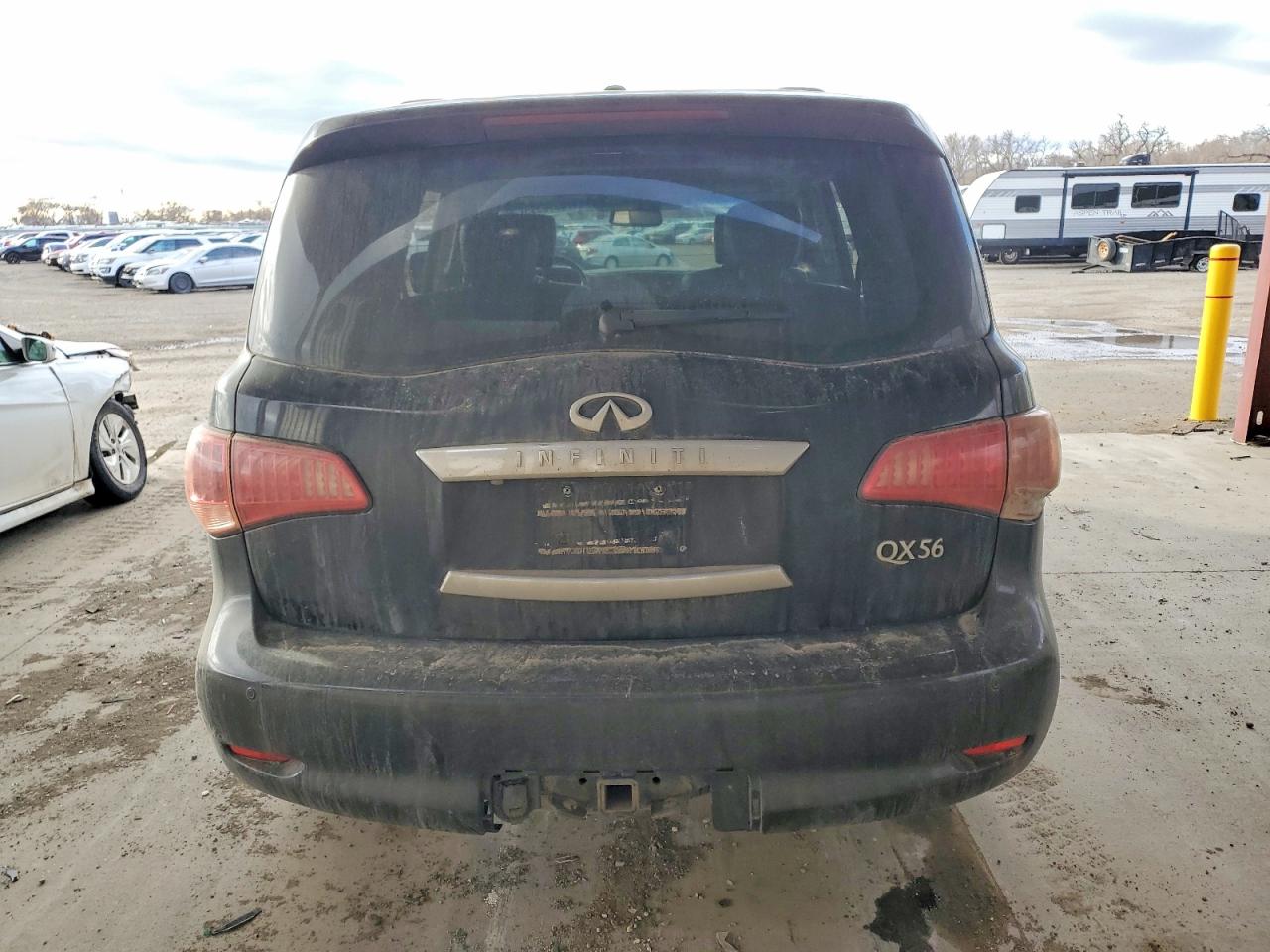 2011 INFINITI QX56 BASE photo 11