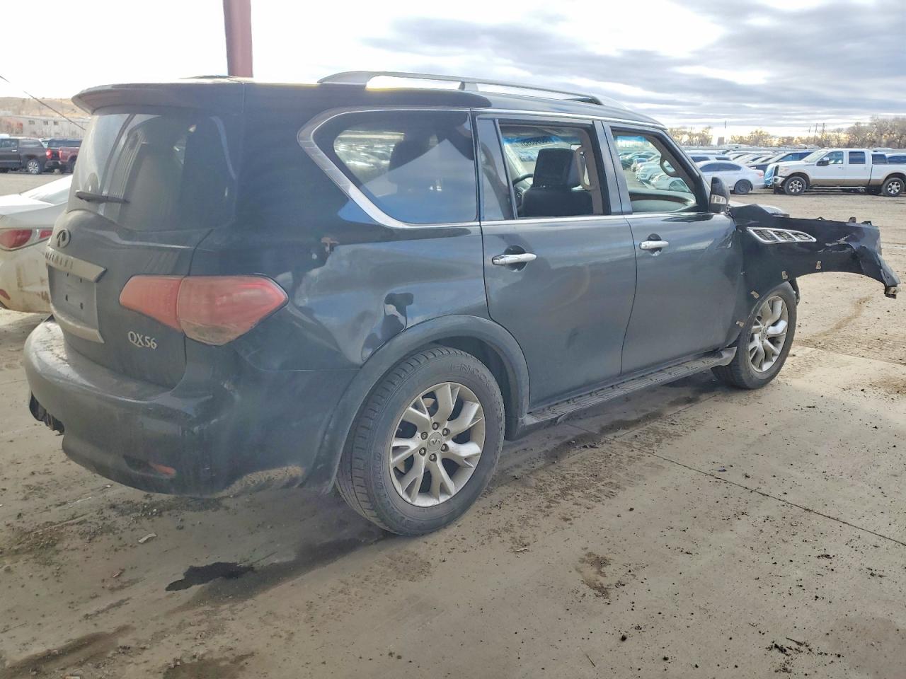 2011 INFINITI QX56 BASE photo 5