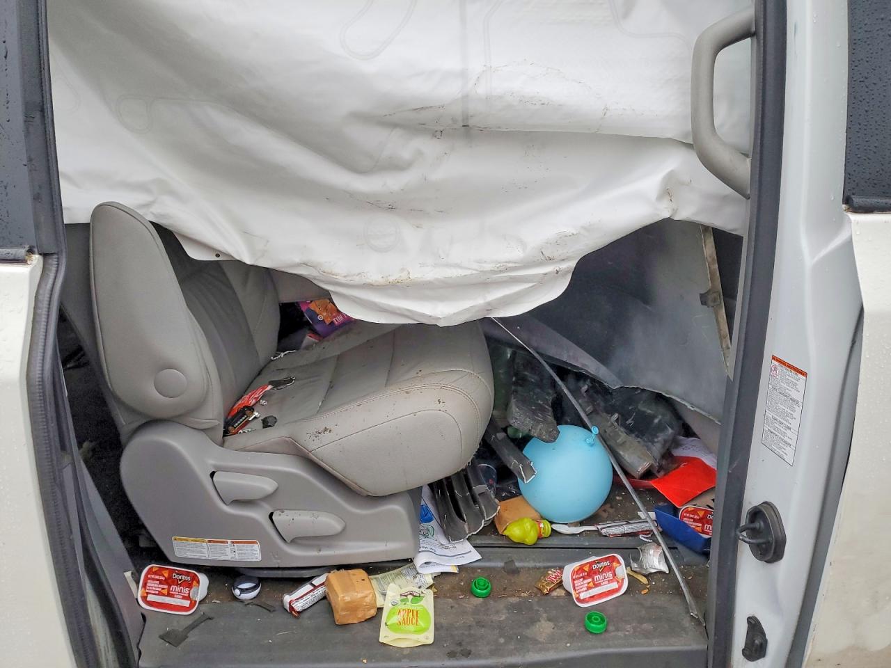 2017 TOYOTA SIENNA photo 21