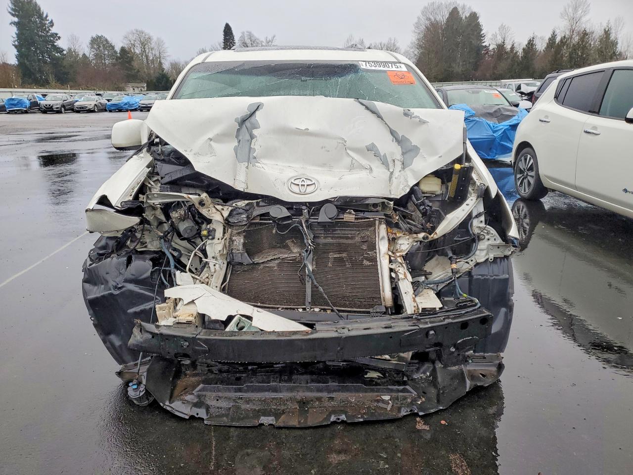 2017 TOYOTA SIENNA photo 9