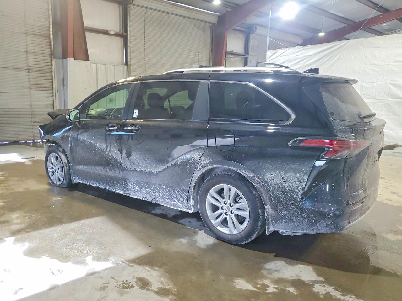 2025 TOYOTA SIENNA photo 2