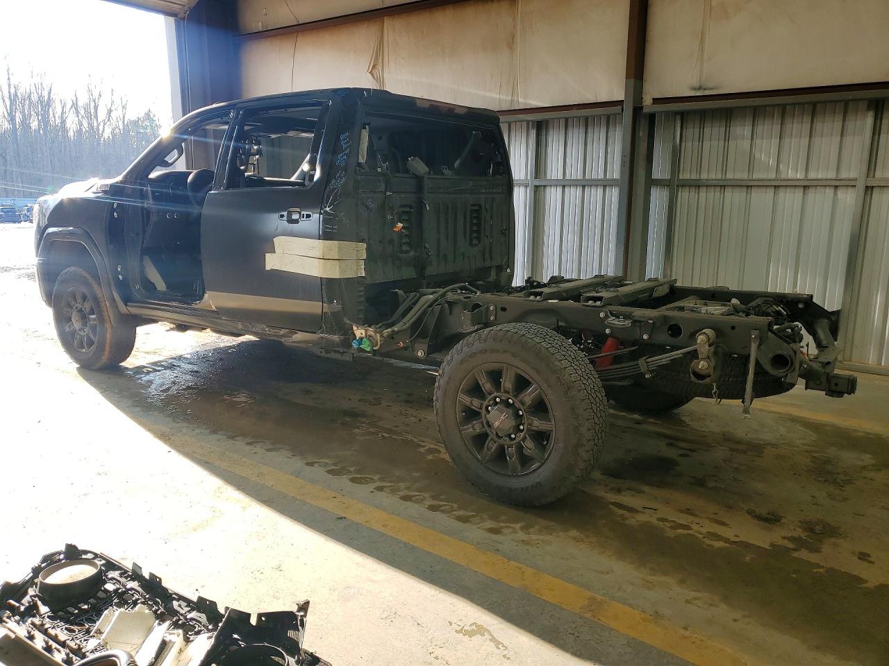 2025 GMC SIERRA K2500 AT4 photo 3