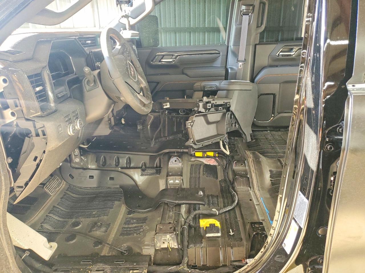 2025 GMC SIERRA K2500 AT4 photo 13