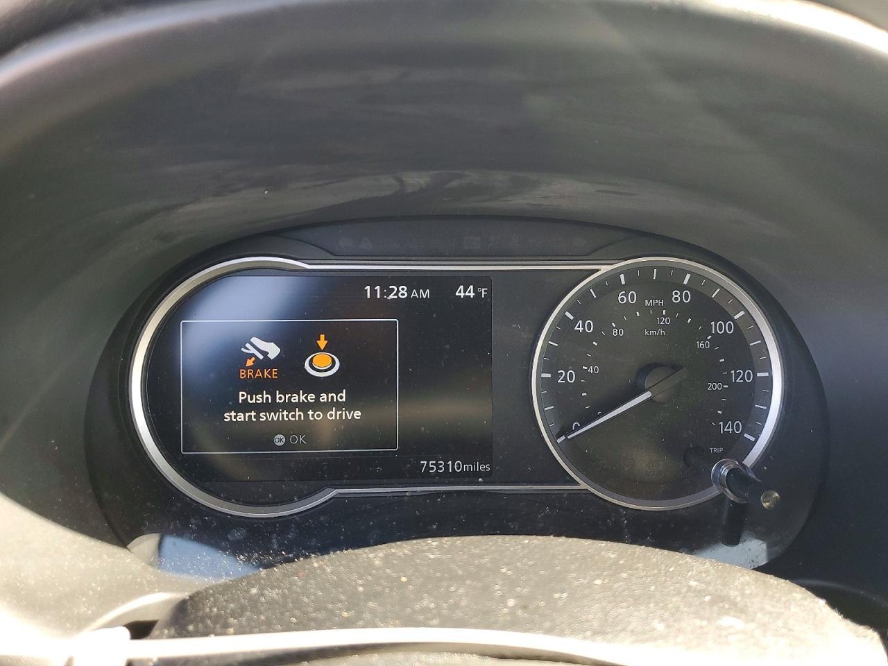 2019 NISSAN KICKS S photo 25