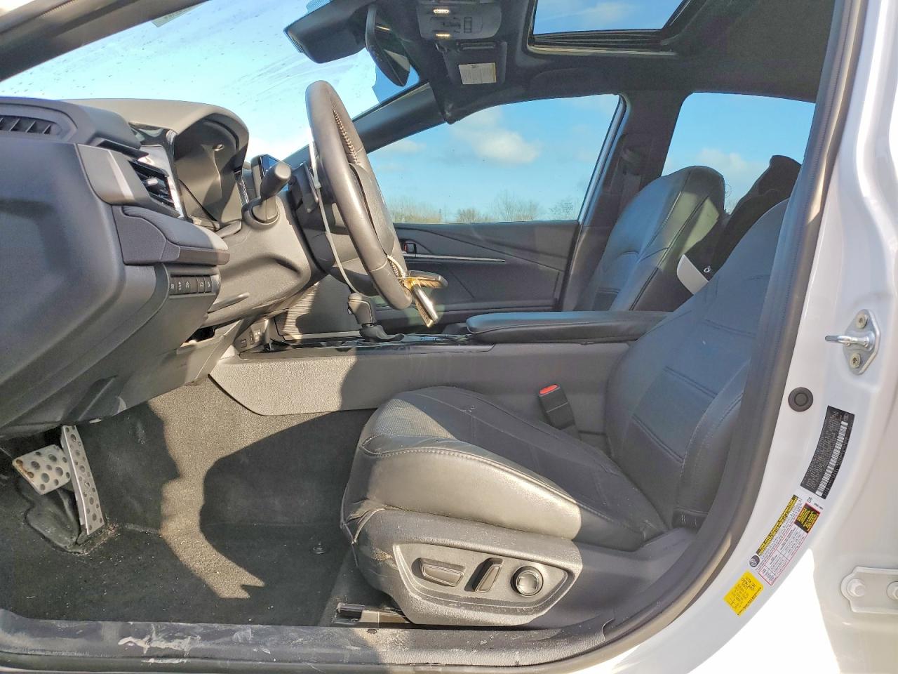 2025 TOYOTA CAMRY SE photo 19