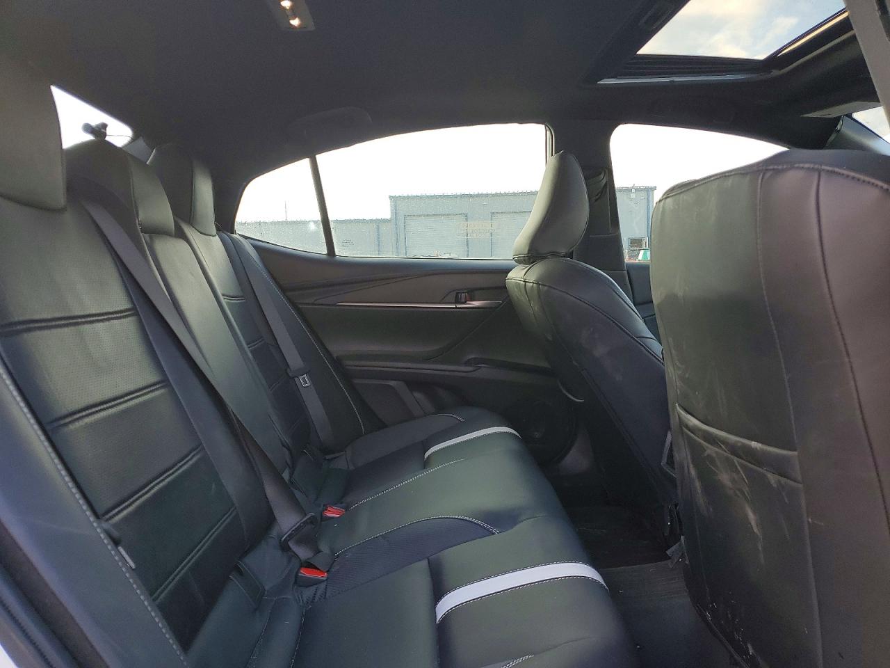2025 TOYOTA CAMRY SE photo 28