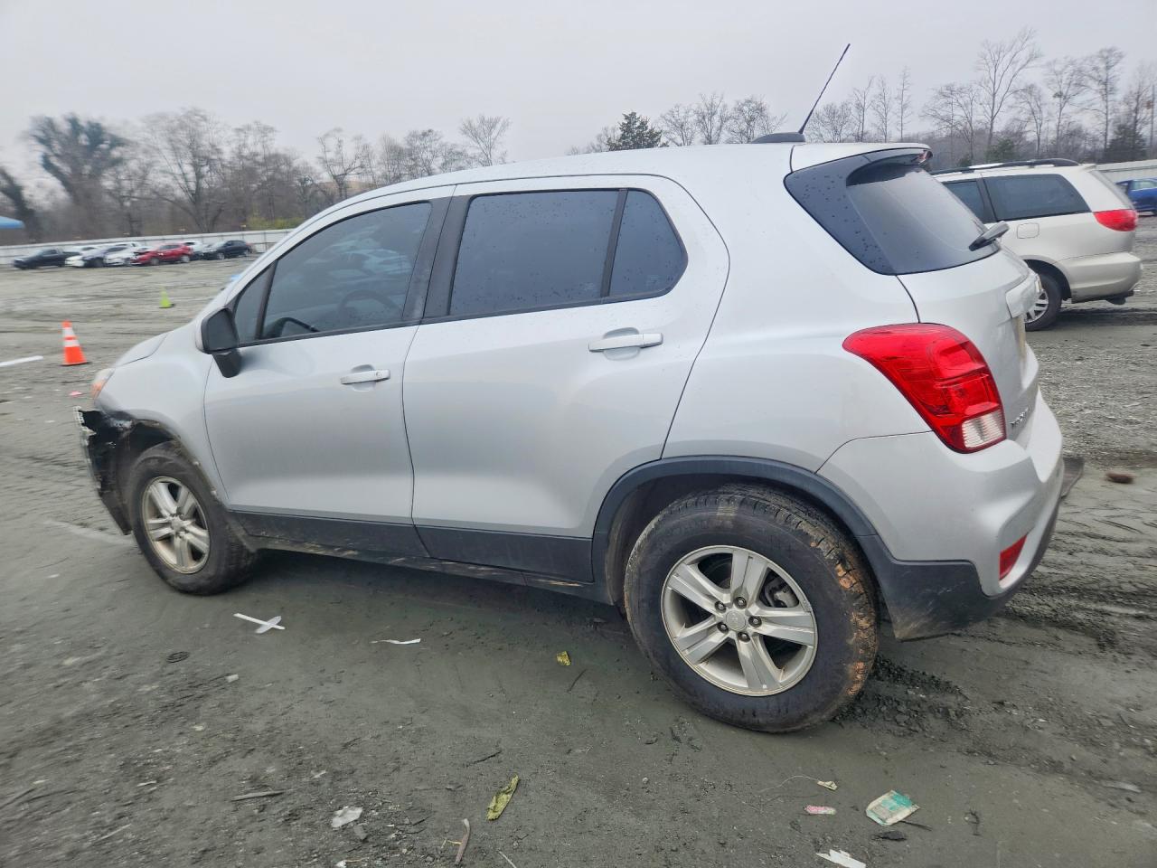 2019 CHEVROLET TRAX LS photo 4