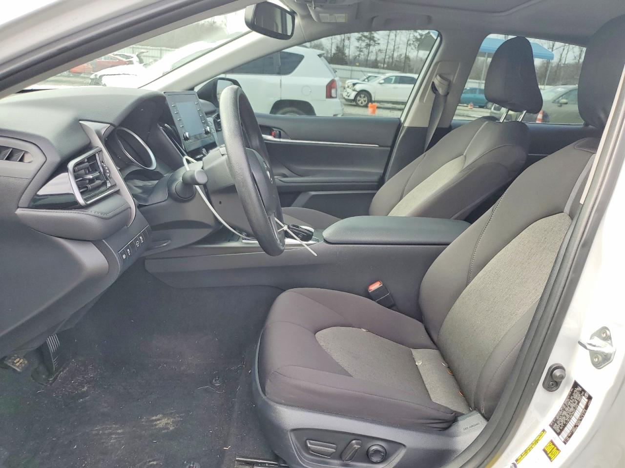 2024 TOYOTA CAMRY LE photo 13