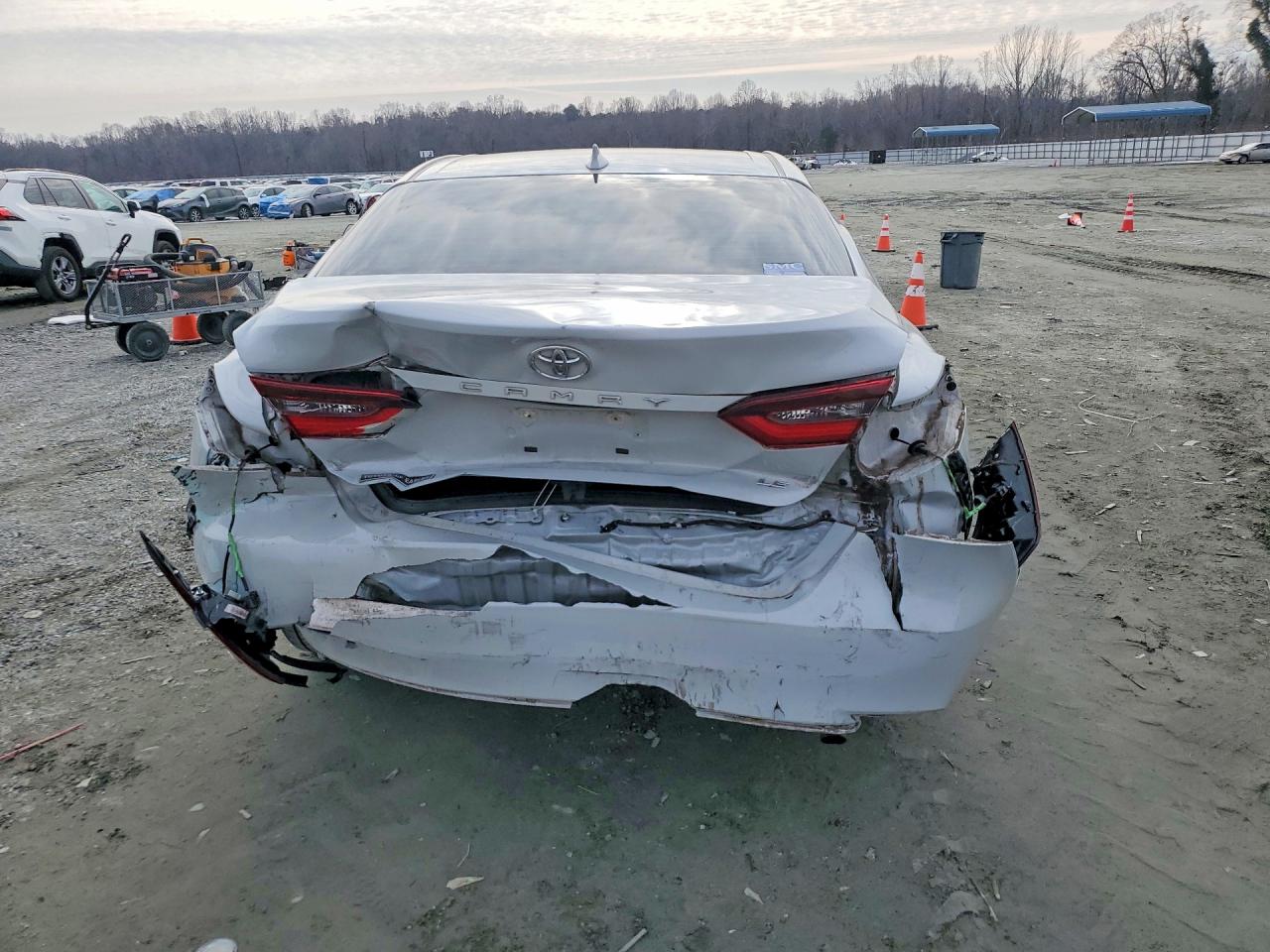 2024 TOYOTA CAMRY LE photo 11