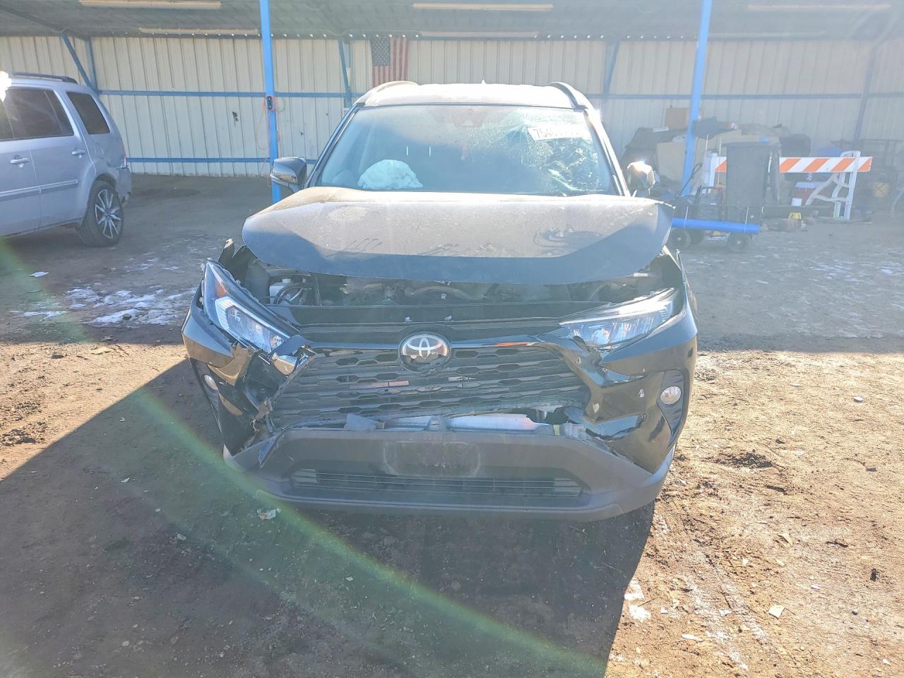 2019 TOYOTA RAV4 XLE photo 9
