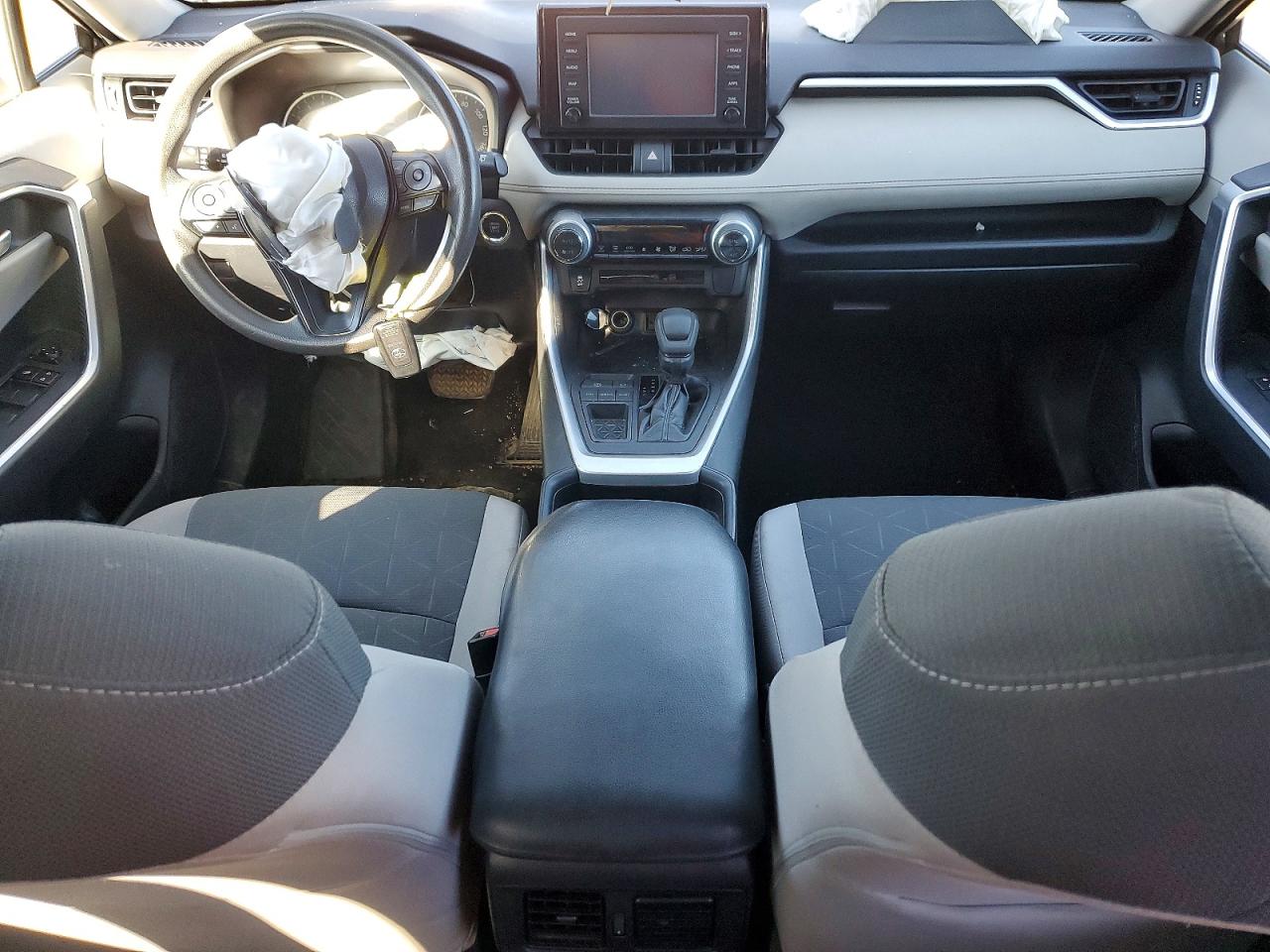 2019 TOYOTA RAV4 XLE photo 15
