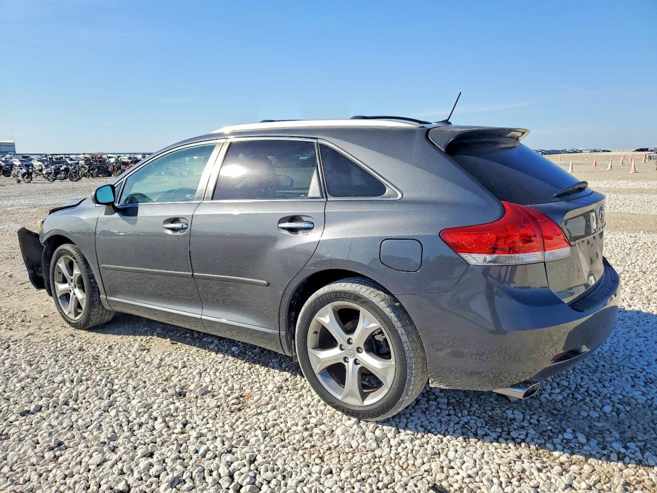 2009 TOYOTA VENZA photo 2