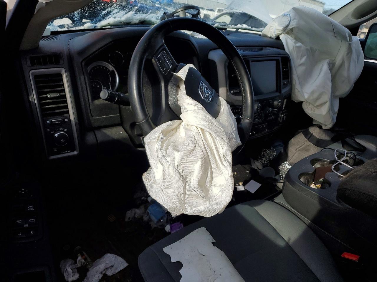 2022 RAM 1500 CLASSIC TRADESMAN photo 15