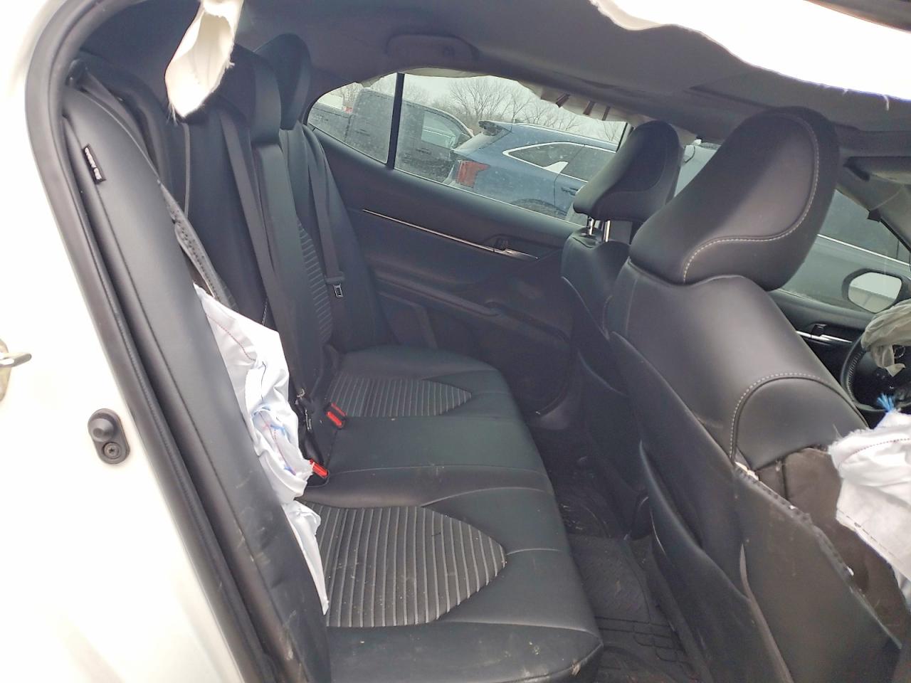 2020 TOYOTA CAMRY SE photo 28