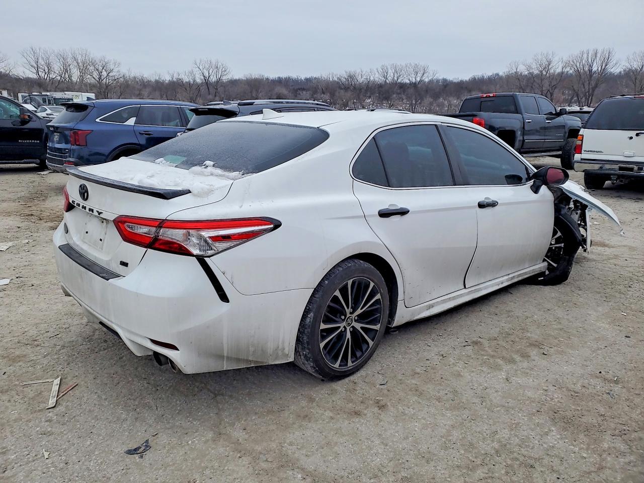2020 TOYOTA CAMRY SE photo 7