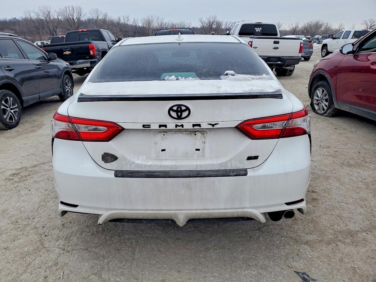 2020 TOYOTA CAMRY SE photo 16