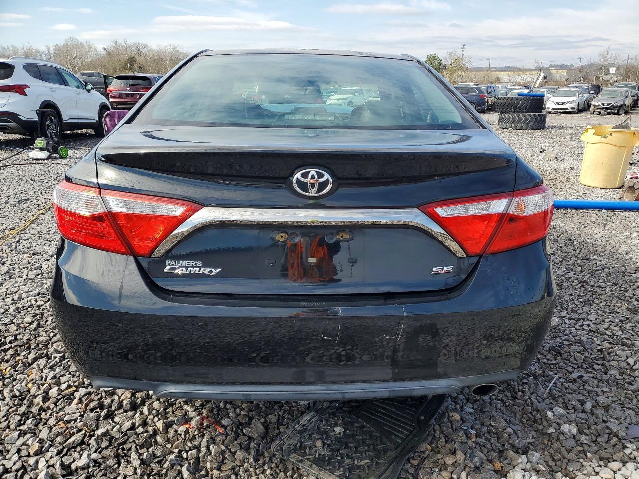 2015 TOYOTA CAMRY SE photo 6