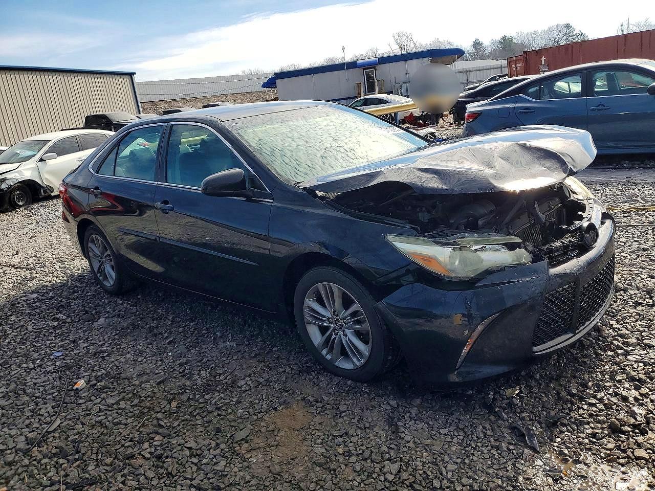 2015 TOYOTA CAMRY SE photo 4