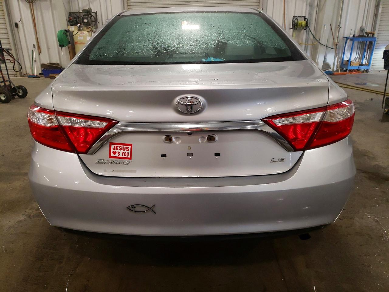 2017 TOYOTA CAMRY LE photo 6