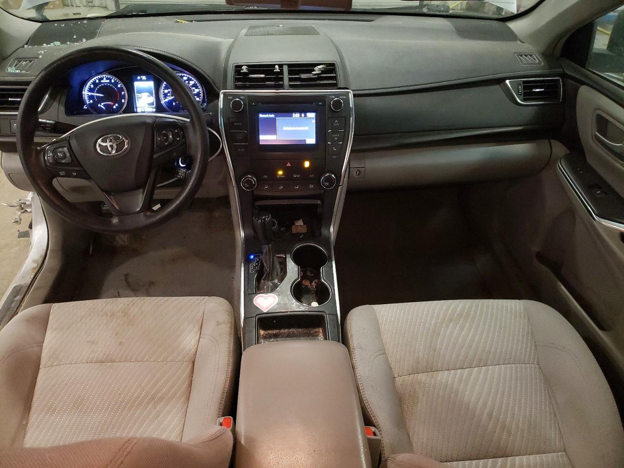 2017 TOYOTA CAMRY LE photo 8