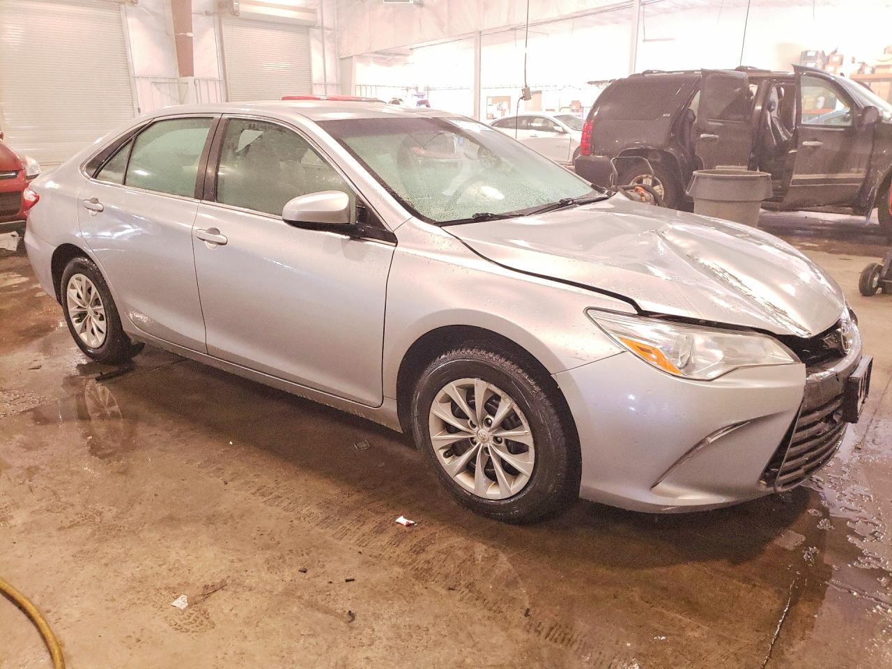 2017 TOYOTA CAMRY LE photo 4