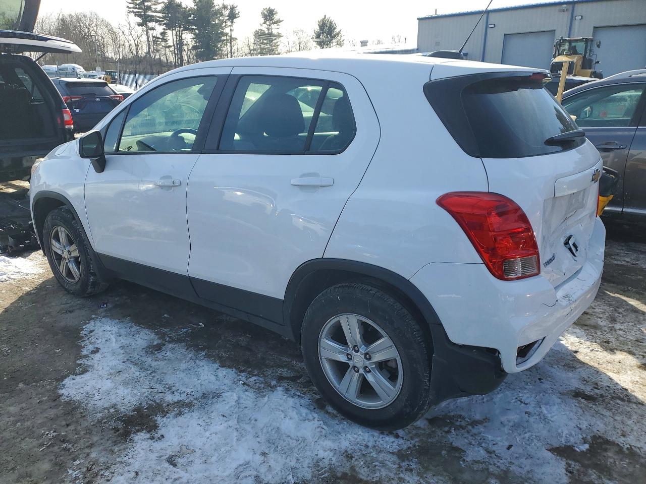 2018 CHEVROLET TRAX LS photo 3