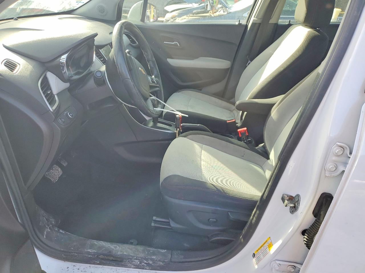 2018 CHEVROLET TRAX LS photo 13
